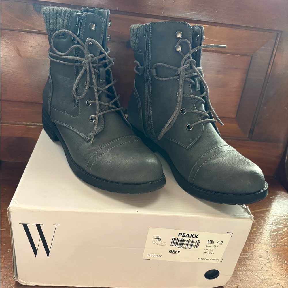 DREAM PAIRS Women's Lace Up Combat Boots Ankle Booties 7.5